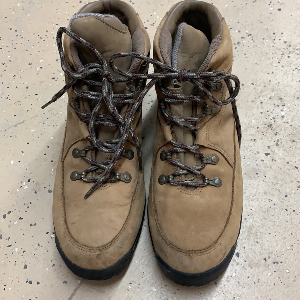 MONTRAIL HIKING BOOTS Ladies 9.5